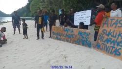 Protes Suku Kawei, Usir Kapal Wisata dan Tutup Akses Pulau Wayag