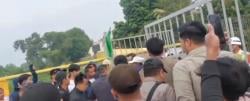 Heboh Mobil Dewan Terobos Aksi Buruh di Cilegon, Kuasa Hukum: Bukan Sengaja, Hanya Salah Paham!