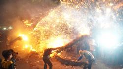 Kemeriahan Tradisi Perang Obor Tegalsambi Jepara , Mengundang Perhatian Ribuan Warga