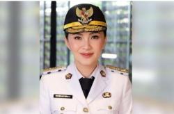 Gubernur Malut Berparas Cantik Sherly Tjoanda Kunjungi KDM Viral, Netizen Sebut Pasangan Serasi!
