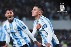 Saling Jual Beli Serangan Argentina vs Kolombia: Lionel Messi Cs Nyaris Dipermalukan Tim Tamu