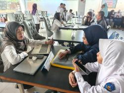 SMKN 2 Karawang Terima 4 Siswa Tidak Mampu Lewat Jalur P3KE