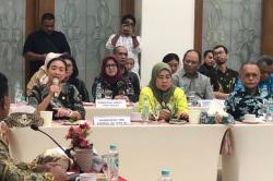Menyelam di Pantai Pulau Ambon, Ponakan Prabowo Temukan Banyak Sampah Plastik