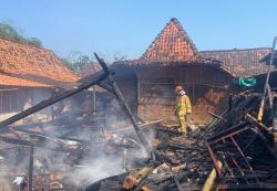 Satu Rumah Warga di Lebak Grobogan Ludes Terbakar, Kerugian Mencapai Rp100 Juta