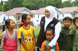 Kasus Pekerja Anak di Jatim Meningkat, Gubernur Khofifah Sebut Kondisi Darurat