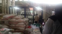 Harga Beras Medium di Warung Tradisional Tembus Rp15 Ribu per Kg
