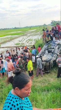 Daihatsu Xenia Tertabrak Kereta Api Putri Deli di Pagar Marbau, Dua Orang Tewas