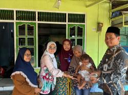 Pemerintah Kelurahan Kunden Distribusikan PMT untuk Cegah Stunting dan KEK
