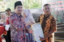 Kelompok Tani di Bengkulu Utara Terima Bantuan Pupuk Gratis dan STDB