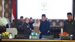 Rapat Paripurna, Bupati Ayu Sampaikan Raperda Tentang Pertanggungjawaban Pelaksanaan APBD TA 2024