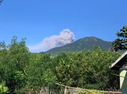 Erupsi Gunung Raung Setinggi 750 Meter, Warga Dihimbau Untuk Tetap Tenang