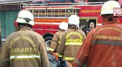 BREAKING NEWS Dapur Hotel Red Top Pecenongan Terbakar, 5 Unit Damkar Dikerahkan 