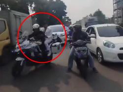 Gara-gara Naik Motor Patwal Tanpa Helm, Gubernur Jabar Dedi Mulyadi Kena Tilang ETLE