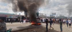 Ratusan Warga Muratara Blokade Jalan Lintas Sumatera, Minta Penambangan Emas Ilegal Ditutup