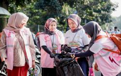 Peringati Hari Lingkungan Hidup, PLN Ajak Warga Bersih-bersih dan Bagi Drop Box Lawan Sampah Plastik