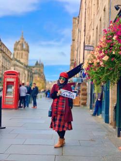 Dari Hobi Traveling, Kini Tour Leader Dunia