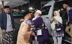 Air Mata Haru Iringi Kepulangan Jemaah Haji Jombang Pertama, Catat Jadwal Berikutnya