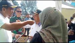 Momen Keakraban Bupati dan Wakil Bupati Viral, Hadiah Terindah HUT Kabupaten Pidie Jaya