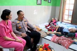 Kapolres Tegal Kota Sisir Anggota Sakit
