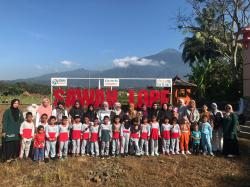Keseruan Wisata Edukasi di Sawah Lope Kuningan, Tanam Cabai hingga Beternak