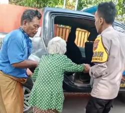 Respon Cepat Bhabinkamtibmas Polsek Wonopringgo Tangani Nenek yang Terlantar