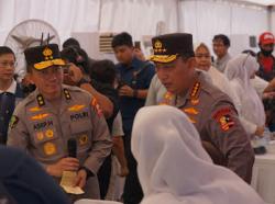 Kapolri Tinjau Puncak Baktikes di Cikarang, 68 Ribu Sembako dan 2.500 Kacamata Dibagikan Gratis