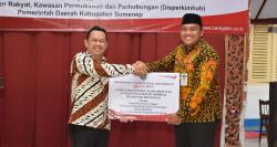 Bank Jatim Perkuat Sinergi dengan Daerah, Serahkan CSR untuk Pasuruan dan Pulau Kangean