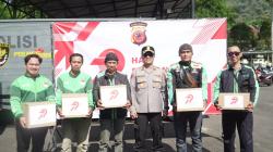 Peduli Warga, Polres Banjar Salurkan Sembako di Momen Hari Bhayangkara ke-79