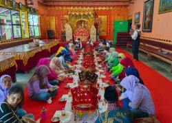 Baramas, Rumah Makan Unik di Padang Panjang Hadirkan Sensasi Makan Bajamba ala Raja Minangkabau