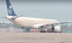 Bawa Jemaah Haji Pesawat Saudi Airlines Nyaris Terbakar, Muncul Percikan Api Diroda Pesawat