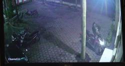 Dua Motor Raib dalam Hitungan Detik, Aksi Pencurian di Klinik Hakim Medika Pandanwangi Terekam CCTV