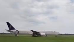 Diancam Bom! Pesawat Saudi Airlines Mendarat Darurat di Kualanamu, Kopasgat dan Polisi Dikerahkan