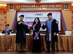 Teliti TikTok jadi Media Belajar Bahasa Inggris, Vinsensia Anisa Citta Erydani Raih Gelar Doktor