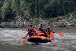 Pencarian Nia di Sungai Brantas Malang Berlanjut, Tim SAR Gabungan Kerahkan Tim Air dan Darat