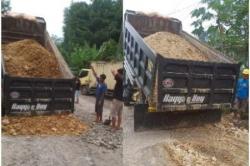 Lelah Menunggu Janji, Jalan Rusak Menuju Wisata Baduy Ditambal Warga dengan Alat Seadanya
