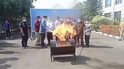 BNNP Banten Musnahkan Hampir 4 Kilogram Ganja Kiriman Ekspedisi dari Aceh