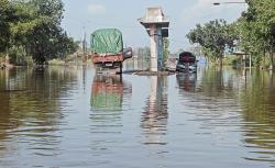 Jalan Raya Porong Lumpuh Total Diterjang Banjir Setinggi Dada Orang Dewasa!