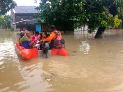 Sungai Renggong Meluap, Banjir Rendam 100 Rumah Warga di Desa Tanggirejo, Tegowanu, Grobogan