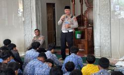 Gerakan Subuh Berjamaah : Upaya Humanis Polres Limapuluh Kota Rangkul Warga