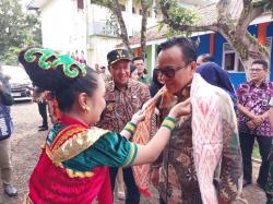Wamenaker: Penahanan Ijazah oleh Perusahaan Masih Marak, Pemerintah Siap Lakukan Sidak