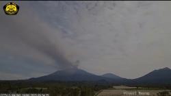 15 Hari Erupsi Gunung Raung, Ketinggian Asap 2000 Meter ke Arah Banyuwangi