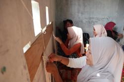 Purna Pekerja Migran Merajut Asa Lewat Makrame dan Manik-Manik