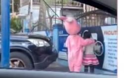 Viral, Seorang Ibu Naik Motor Mahal Nyuruh 2 Anak Perempuannya yang di Bawah Umur Mengemis