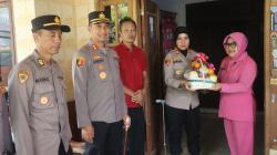 Sambut Hari Bhayangkara ke-79, Kapolres Purworejo Anjangsana ke Anggota Sakit Menahun
