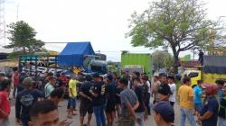 Ratusan Supir Truk Demo di Jalan Purwodadi -Semarang, Arus Lalu Lintas Macet