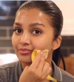 Viral Tren Botox Alami Pakai Kulit Pisang, Seberapa Efektif?