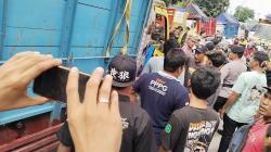 Ratusan Sopir Truk Masih Blokade Jalan Grobogan–Semarang, Lalu Lintas Lumpuh Total