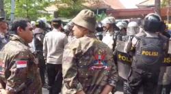 Juru Sita PN Surabaya Dihadang GRIB Jaya Saat Eksekusi Rumah di Jalan Dokter Sutomo, Proses Ricuh!