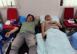 Ajak Wartawan Donor Darah, Polres Probolinggo Hasilkan Puluhan Kantong Darah