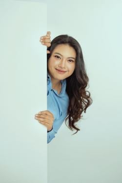 Bukan Hanya Diam: Sebuah Refleksi Mendalam tentang Perasaan Tak Terucap